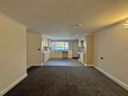 Queen Street, Shaw, Image 4