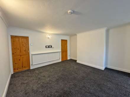 Queen Street, Shaw, Image 5