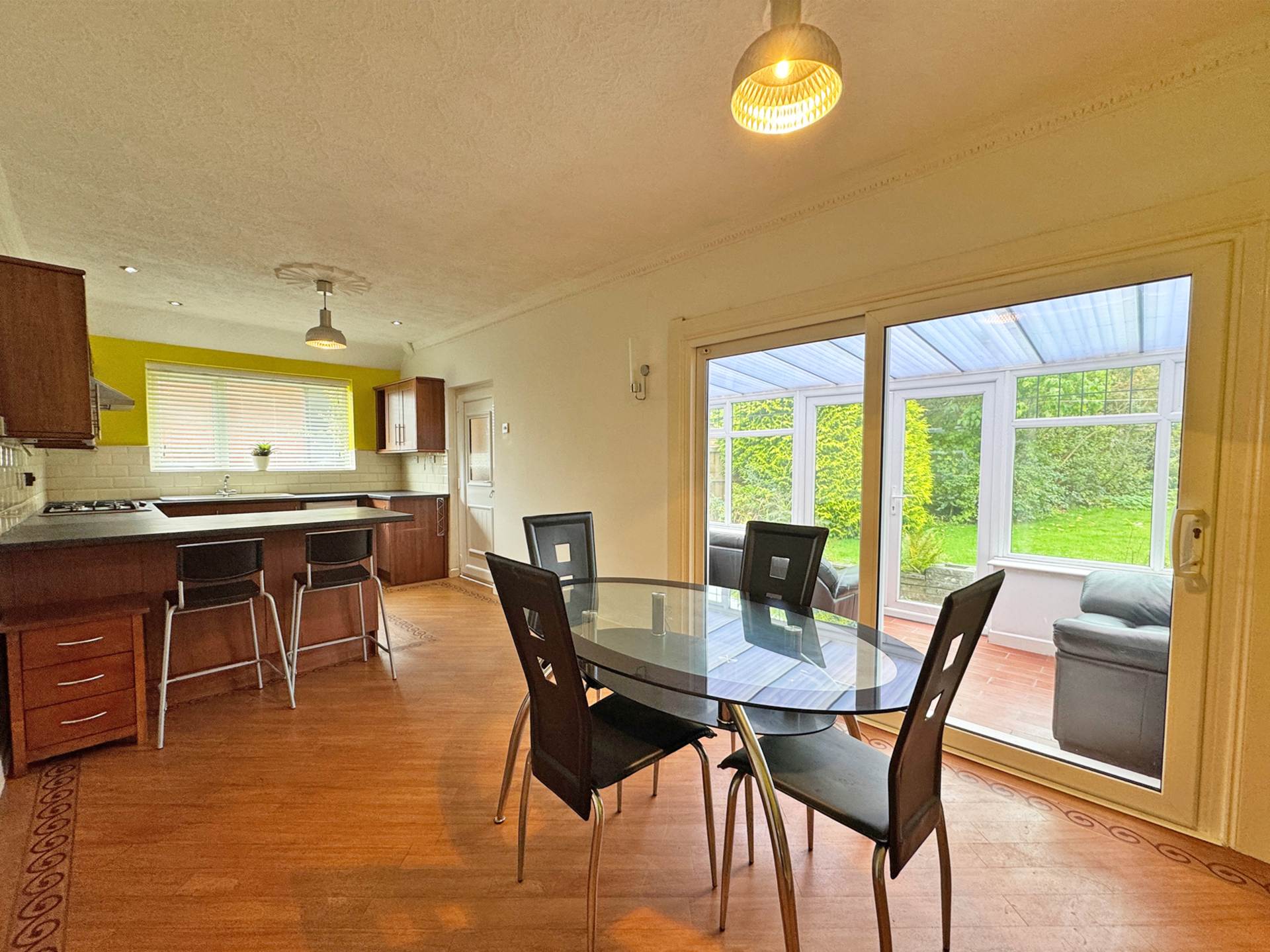 Manor Road, Shaw, Image 6