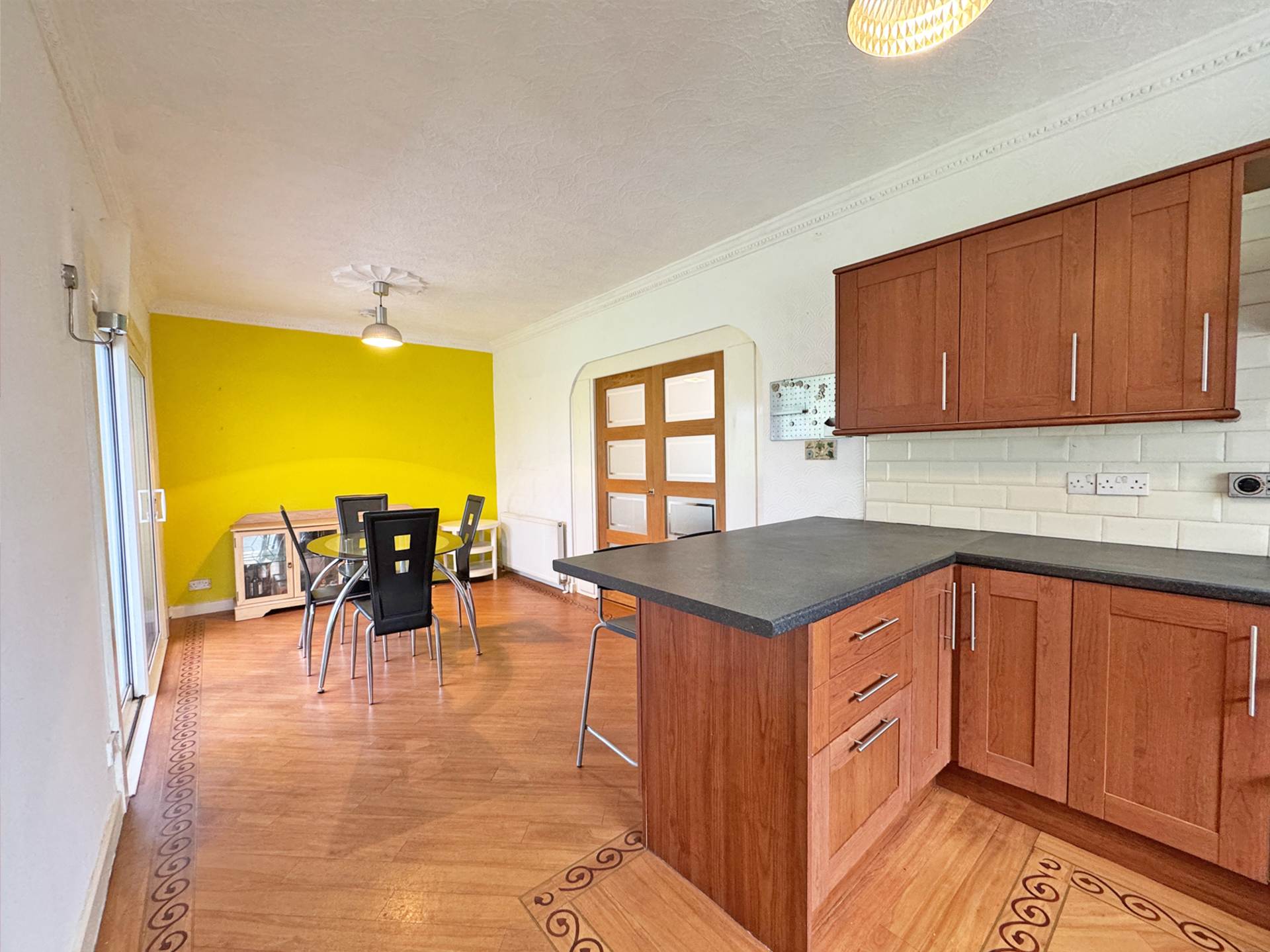 Manor Road, Shaw, Image 7