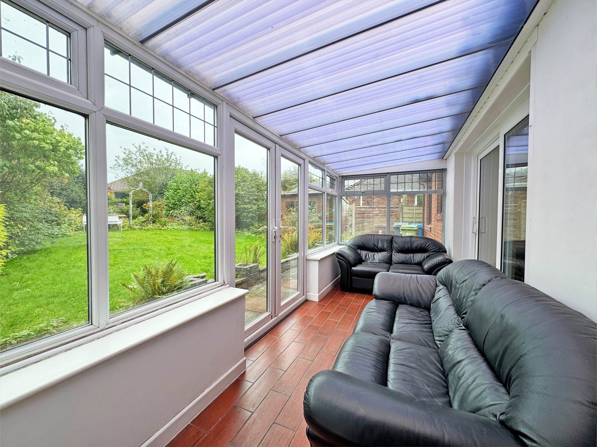 Manor Road, Shaw, Image 8