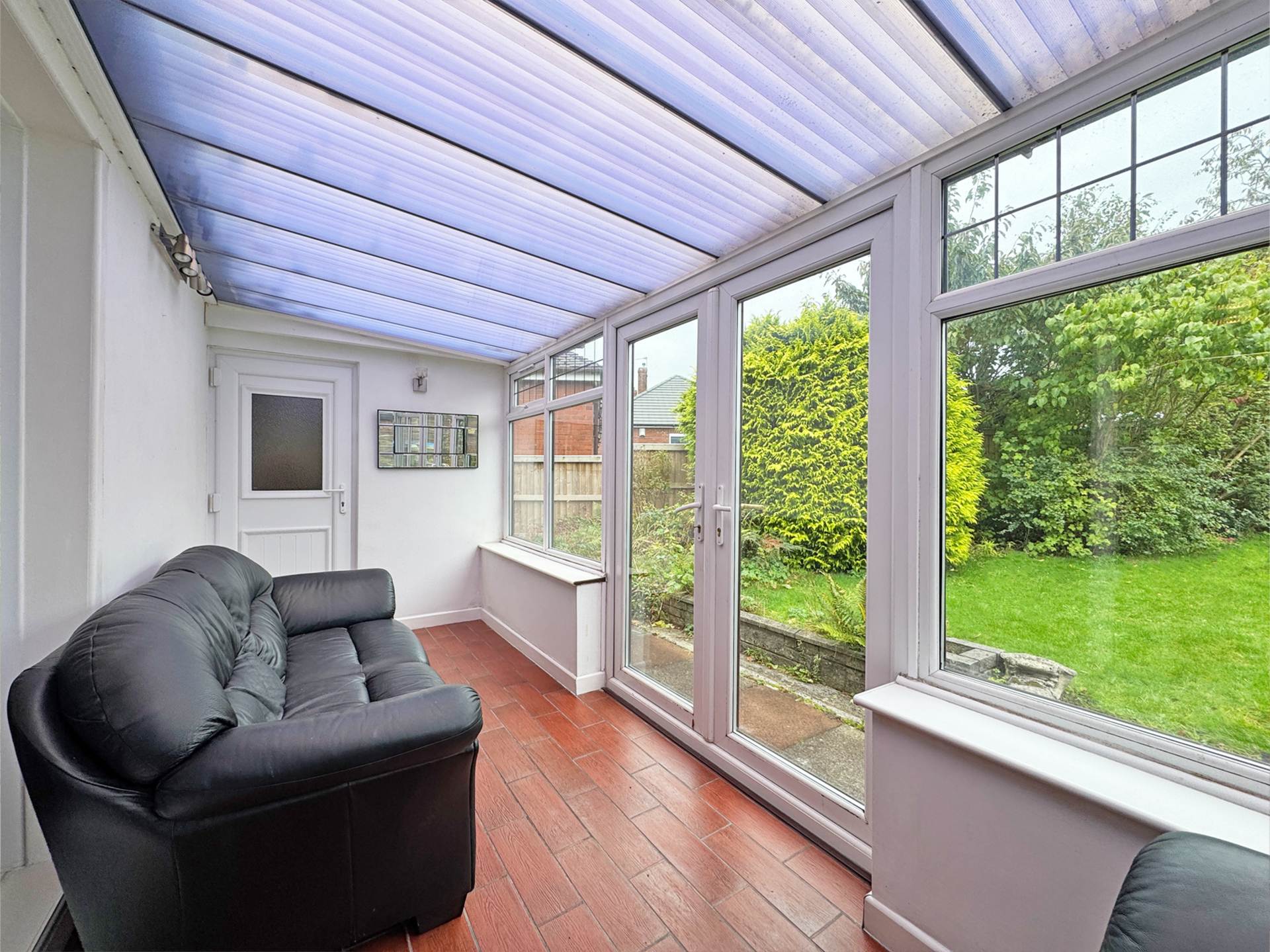 Manor Road, Shaw, Image 9