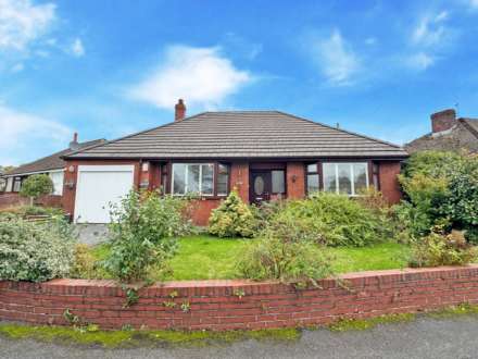 Manor Road, Shaw