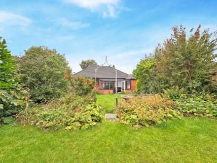 Manor Road, Shaw, Image 16