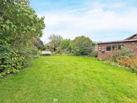 Manor Road, Shaw, Image 17