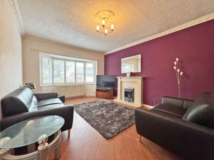 Manor Road, Shaw, Image 3