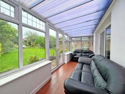Manor Road, Shaw, Image 8