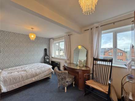 Highfield Drive, Royton, Image 12