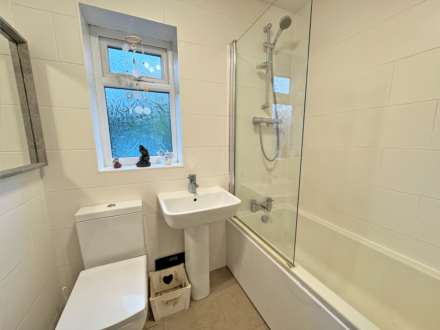 Highfield Drive, Royton, Image 17