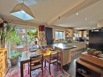 Highfield Drive, Royton, Image 4