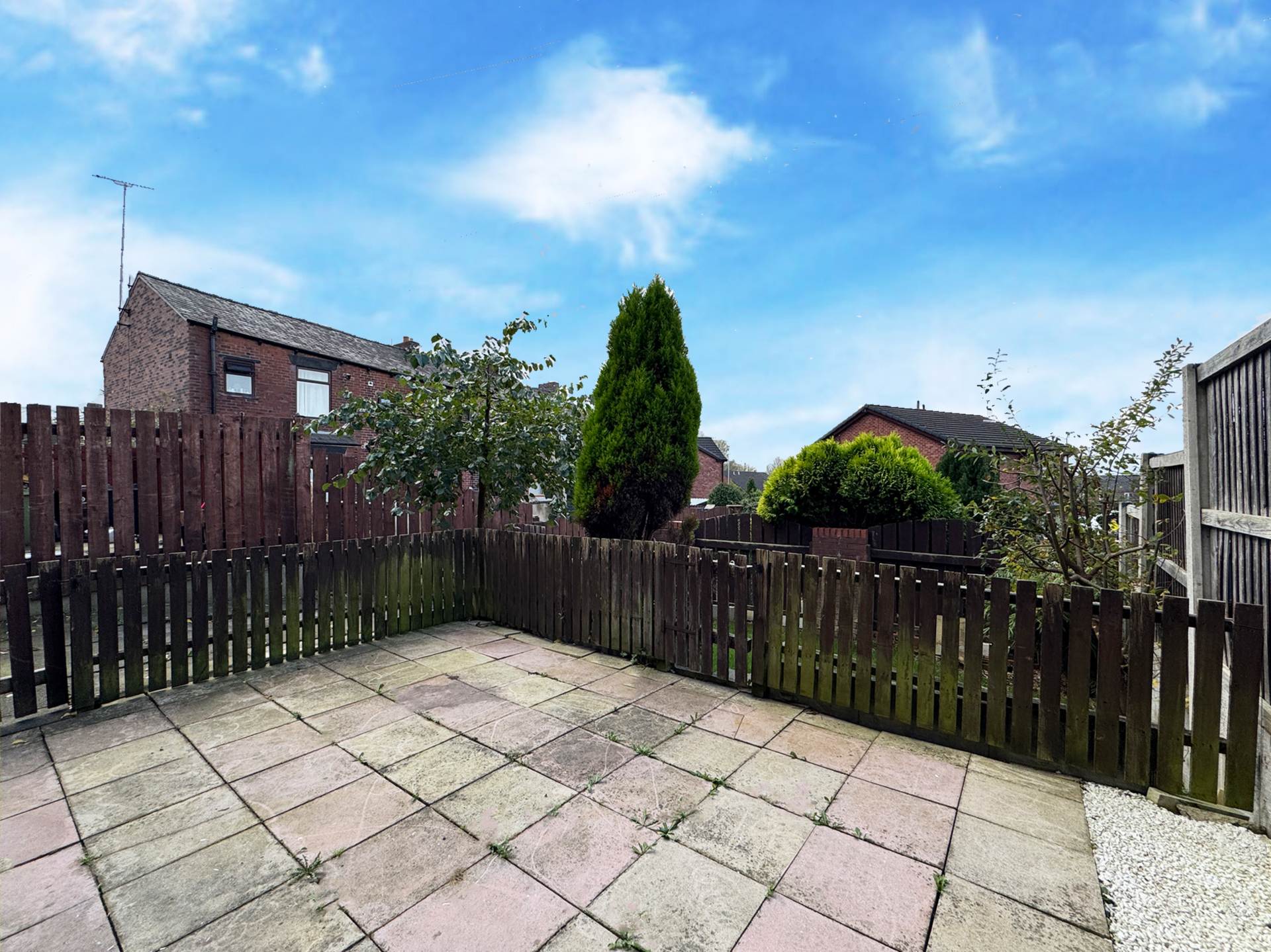 Oldham Road, Royton, Image 10