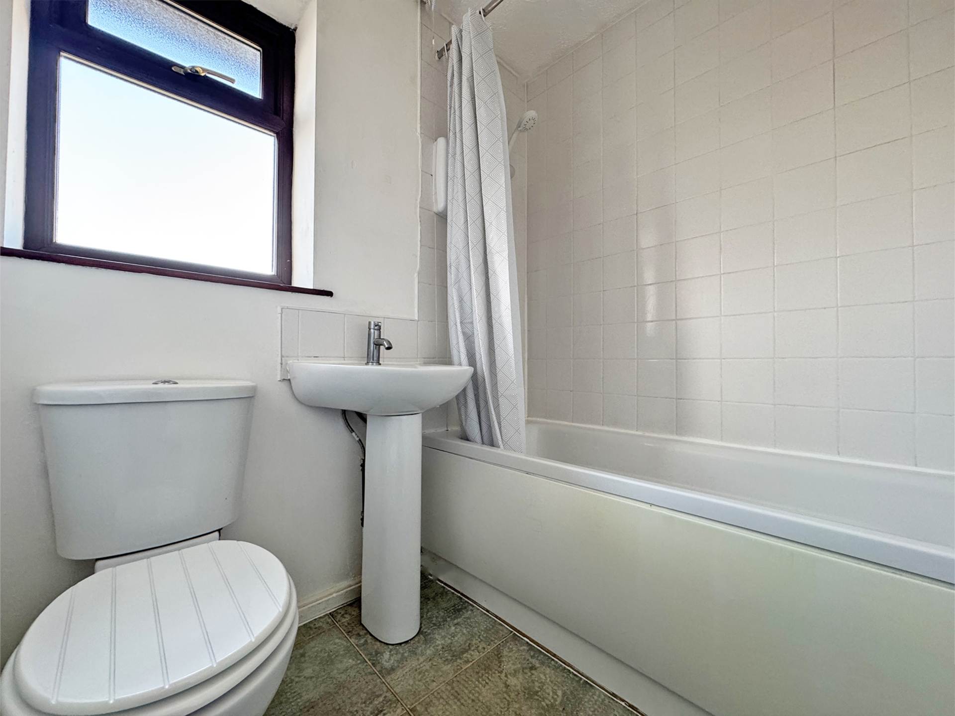 Oldham Road, Royton, Image 9