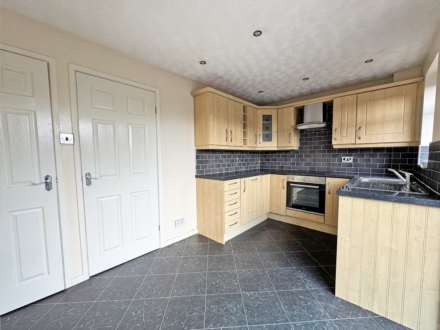 Oldham Road, Royton, Image 4