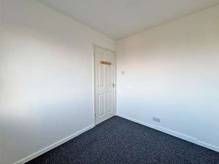 Oldham Road, Royton, Image 8