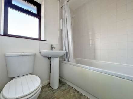 Oldham Road, Royton, Image 9