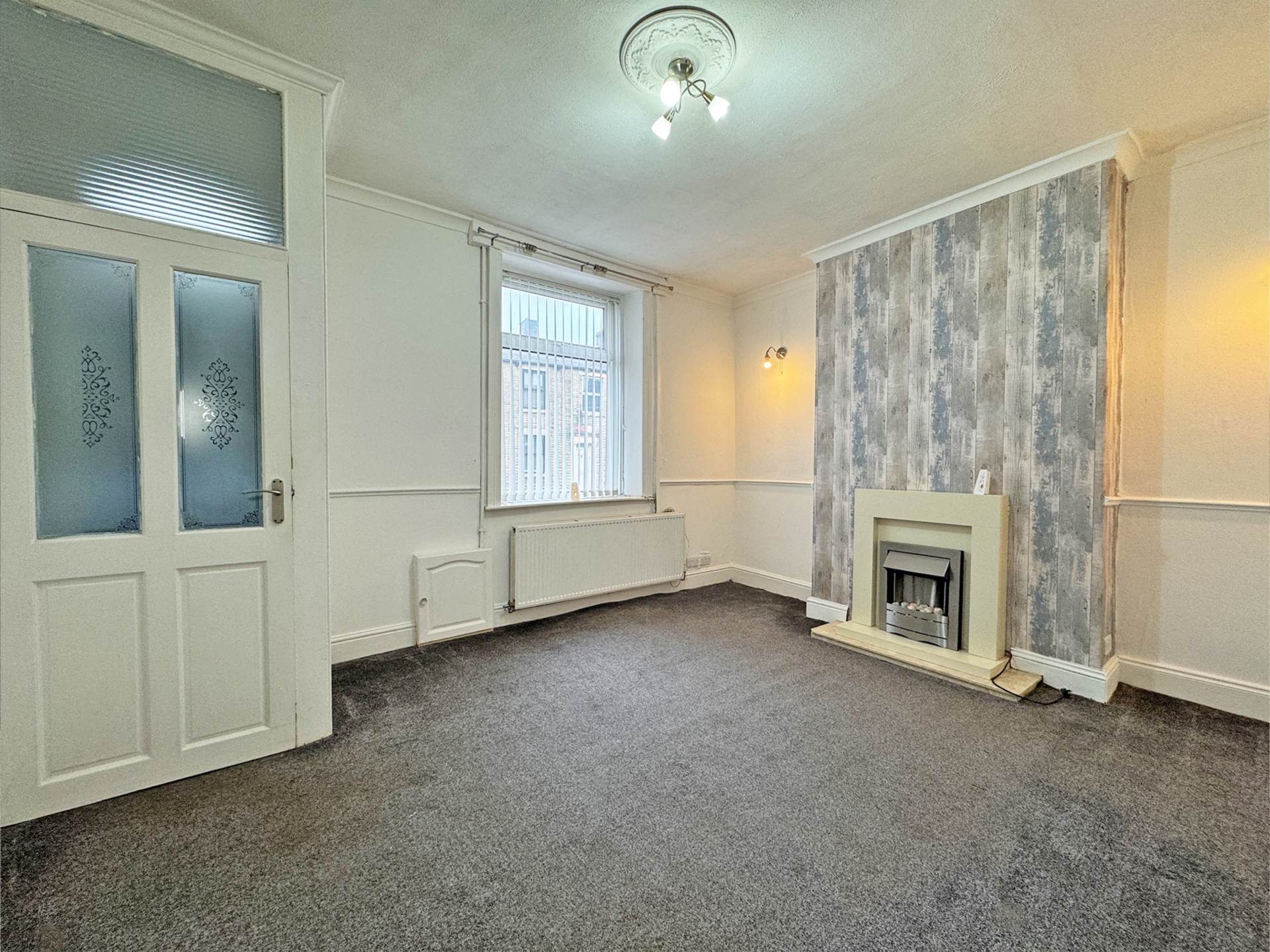 Milnrow Road, Shaw, Oldham, Image 2