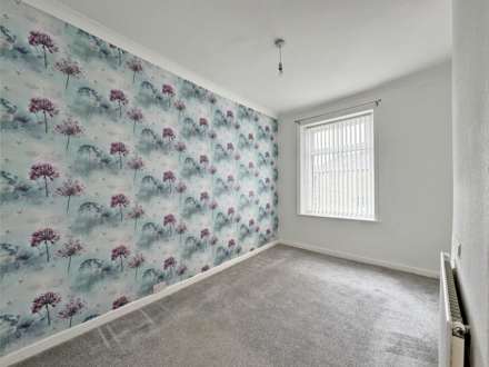 Milnrow Road, Shaw, Oldham, Image 3