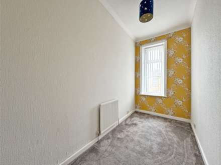 Milnrow Road, Shaw, Oldham, Image 5