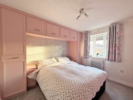 Read Close, Shaw, Image 6