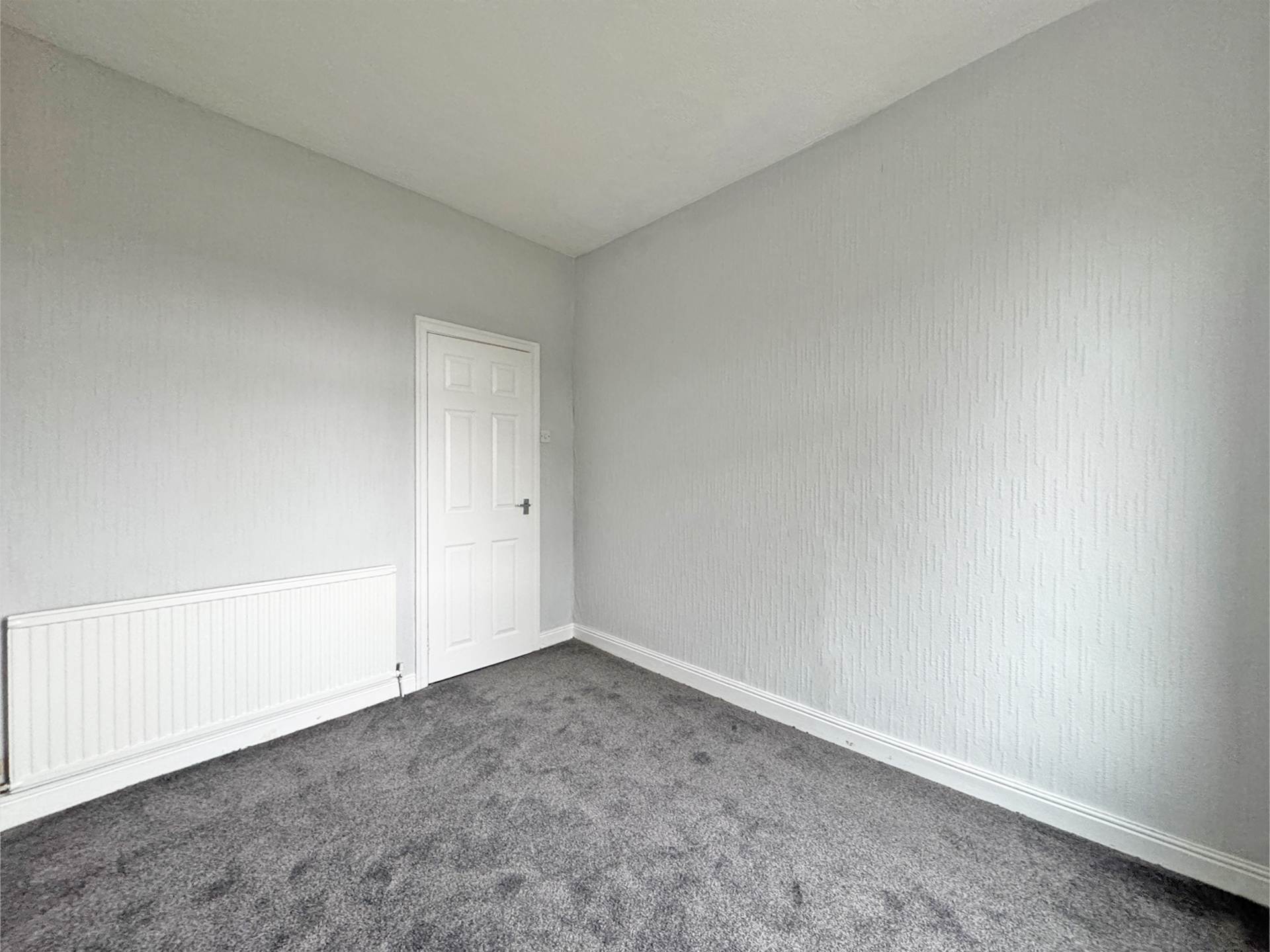 Grains Road, Shaw, Image 12