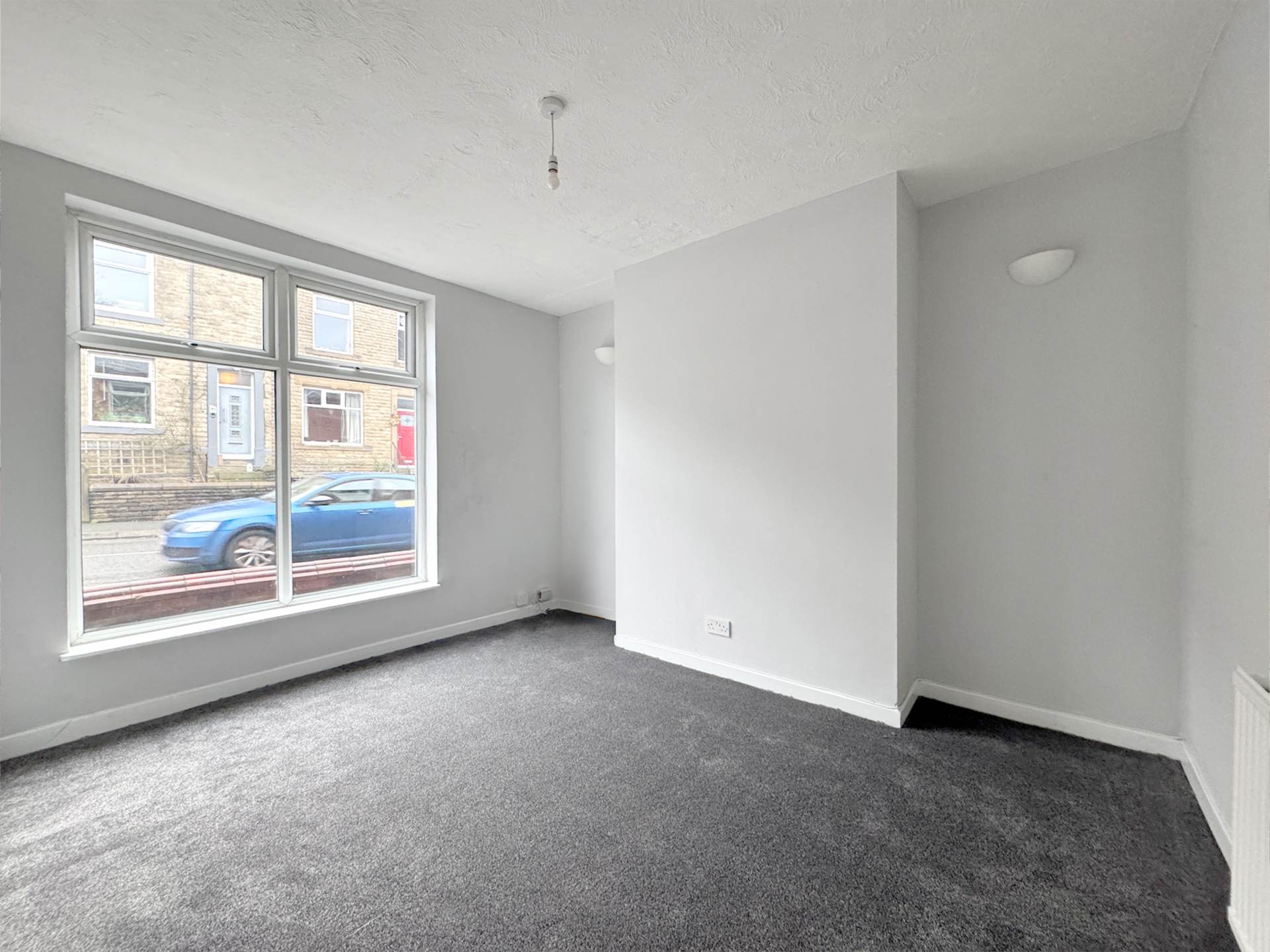 Grains Road, Shaw, Image 2