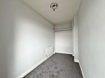 Grains Road, Shaw, Image 11