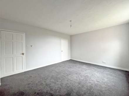 Grains Road, Shaw, Image 13