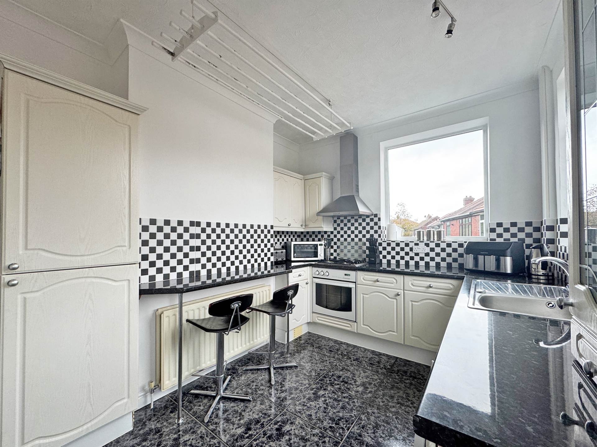 Edge Hill Road, Royton, Image 4