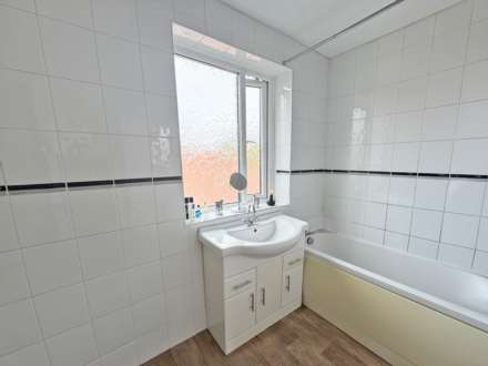 Edge Hill Road, Royton, Image 12