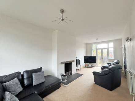 Edge Hill Road, Royton, Image 3