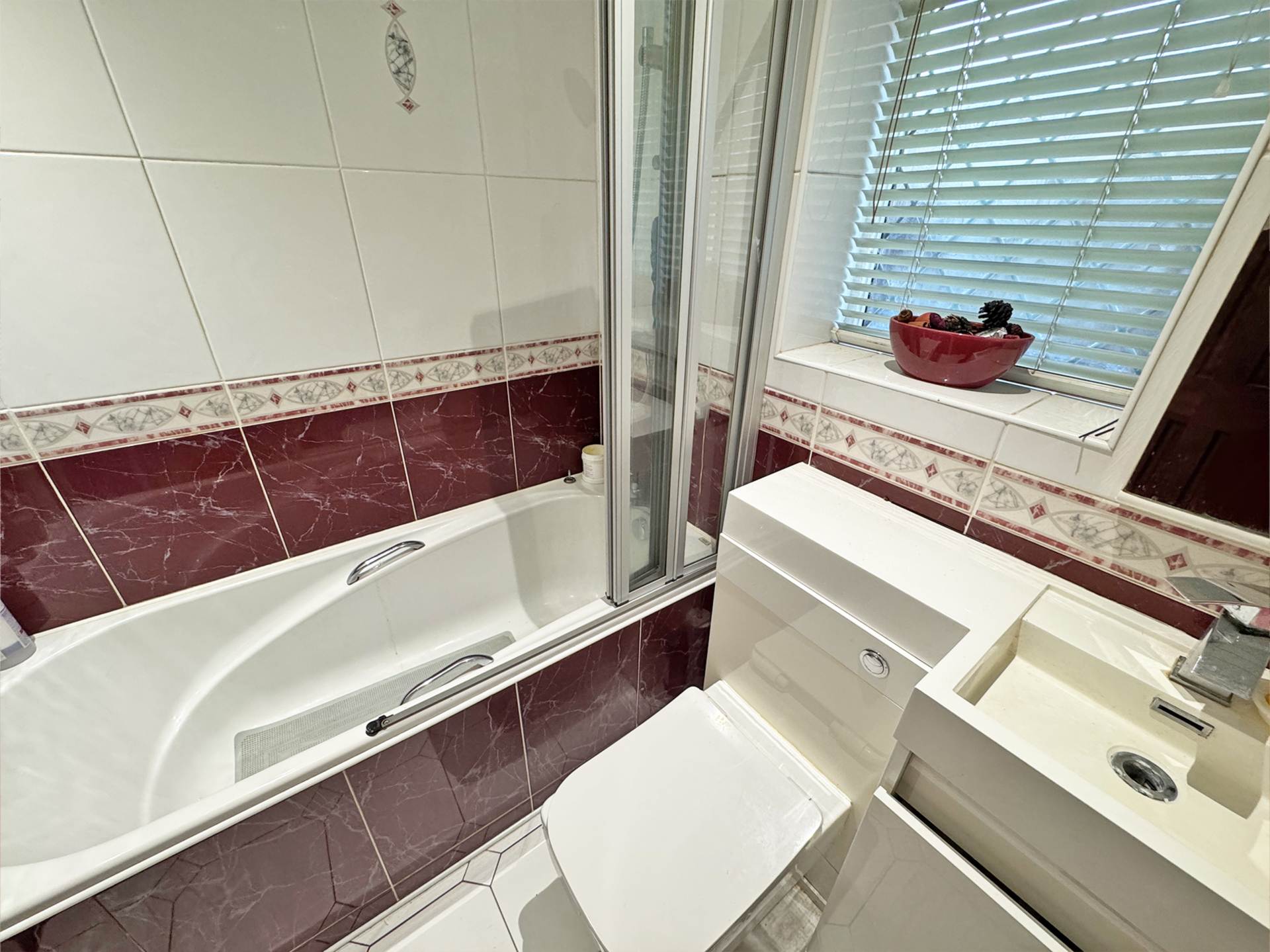 Dorset Avenue, High Crompton, Image 12