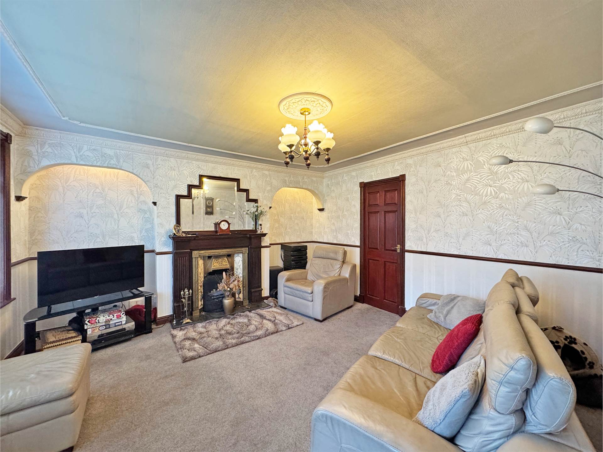 Dorset Avenue, High Crompton, Image 2