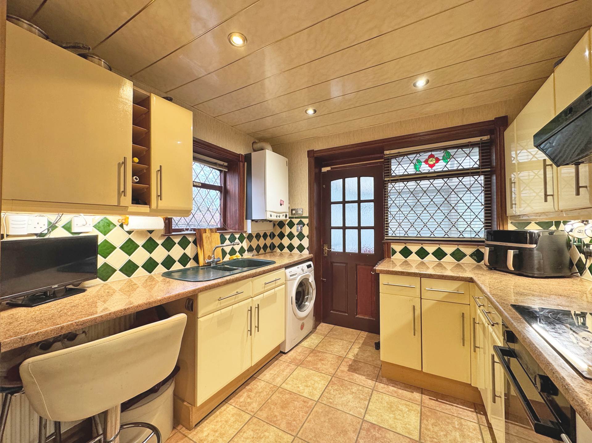 Dorset Avenue, High Crompton, Image 6