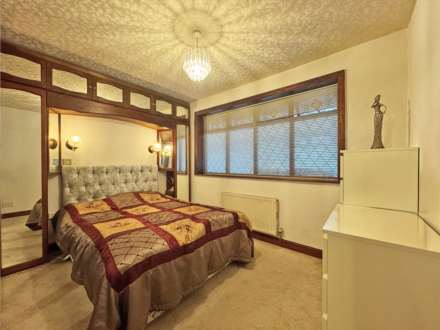 Dorset Avenue, High Crompton, Image 8