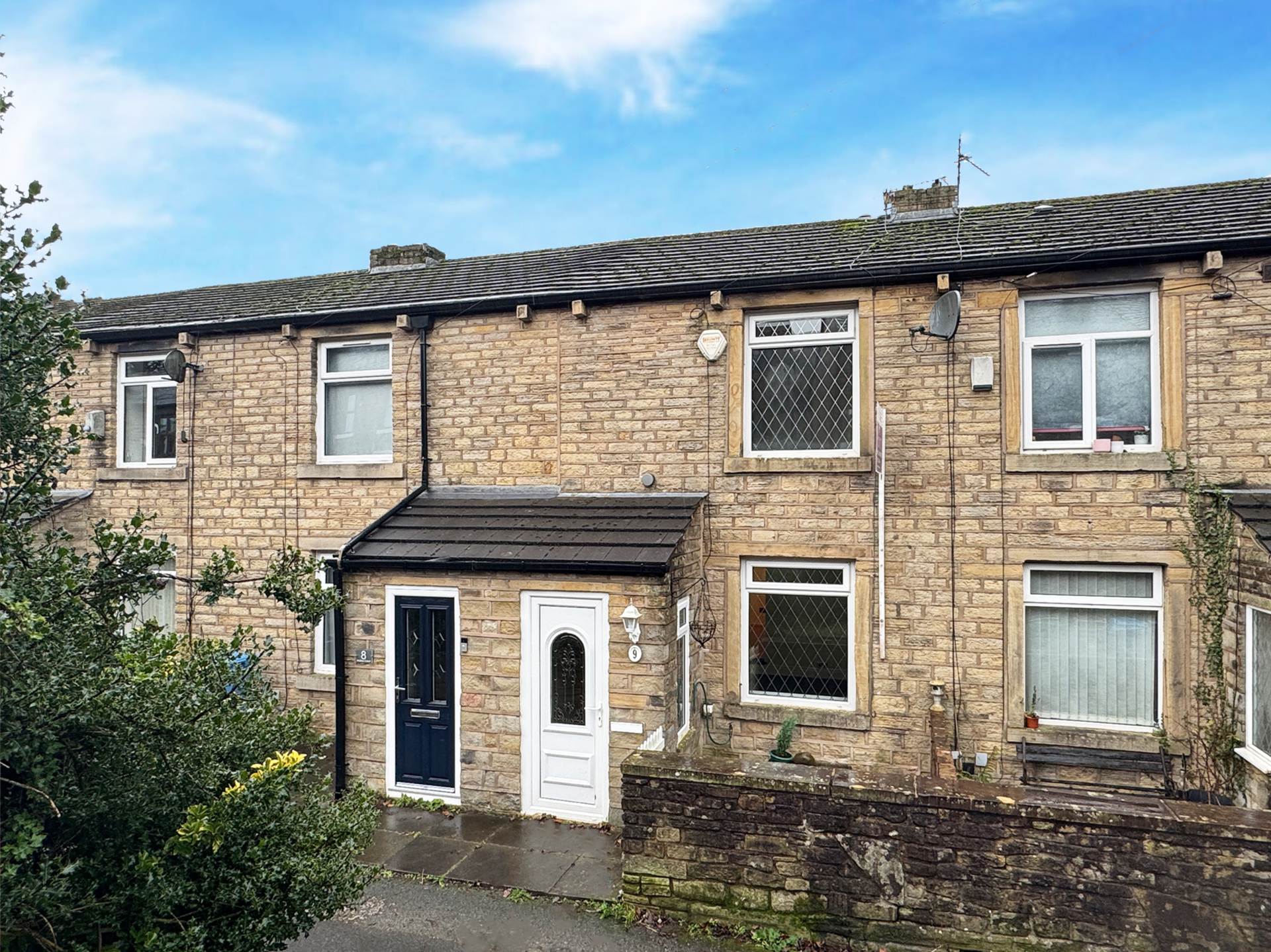 Walkers Court, Springhead, Image 1