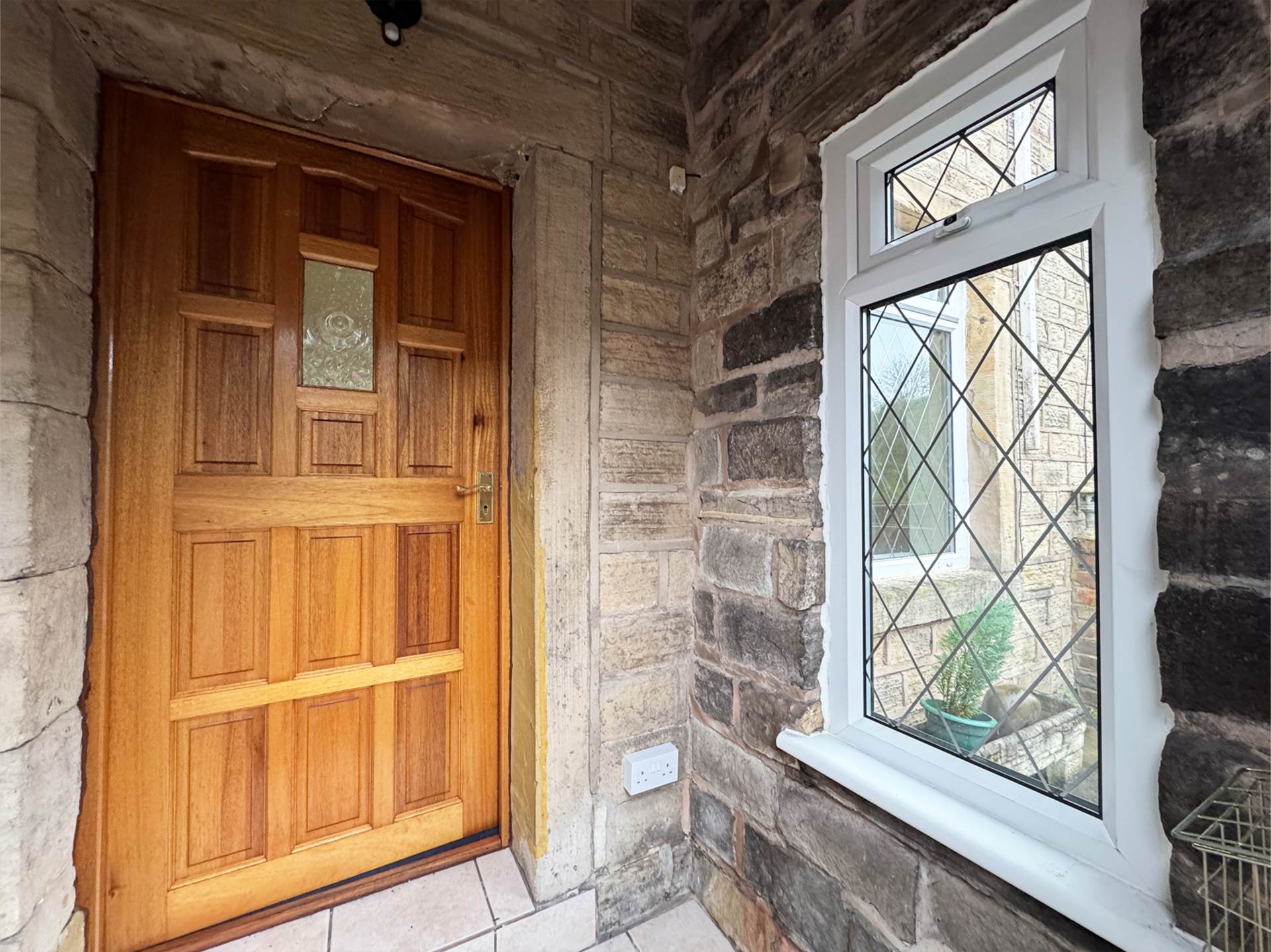 Walkers Court, Springhead, Image 2