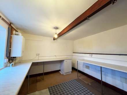 Walkers Court, Springhead, Image 13