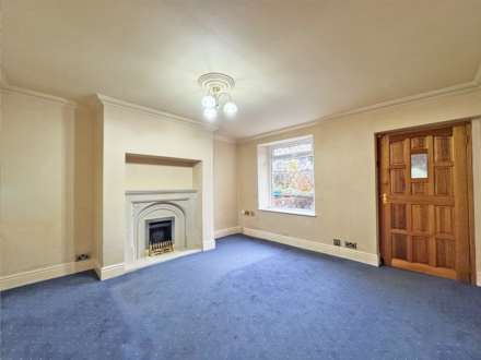 Walkers Court, Springhead, Image 3