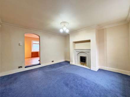 Walkers Court, Springhead, Image 4