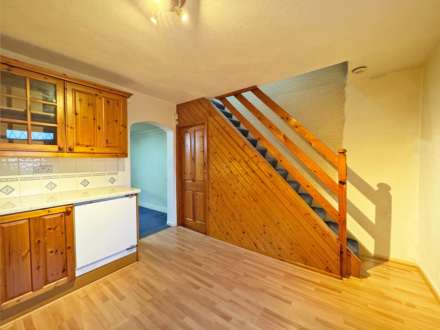 Walkers Court, Springhead, Image 6