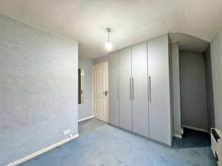 Walkers Court, Springhead, Image 9