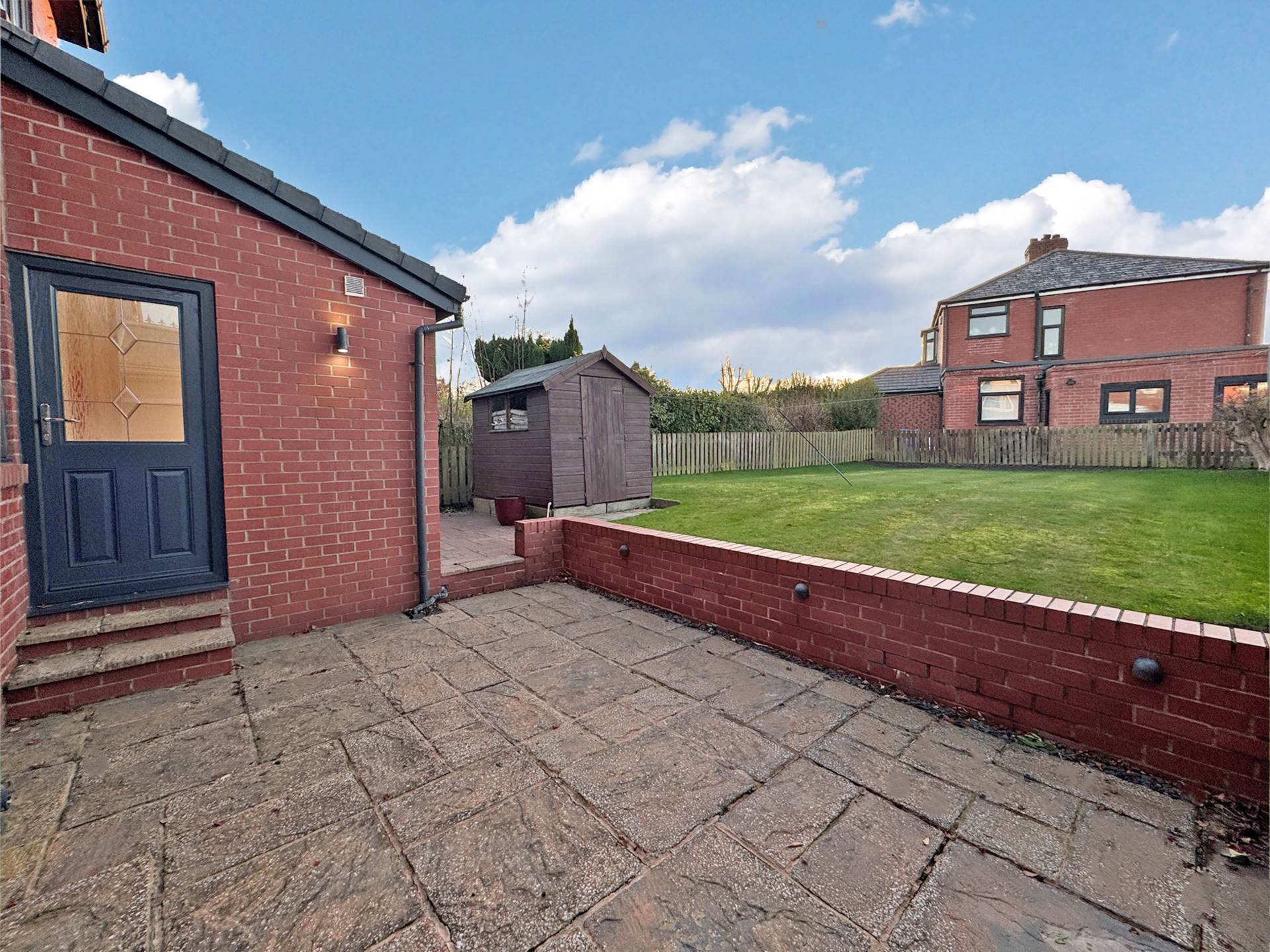 Princess Road, Oldham, Image 19