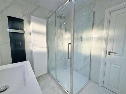 Princess Road, Oldham, Image 16