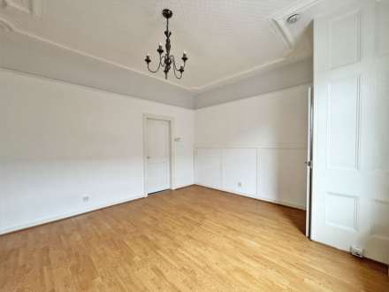 Beal Lane, Shaw, Image 3