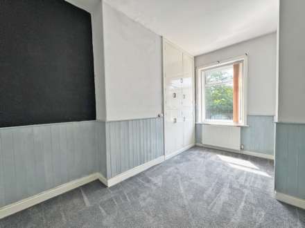 Beal Lane, Shaw, Image 5