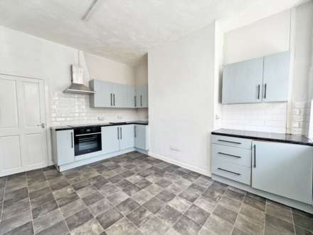 Beal Lane, Shaw, Image 6