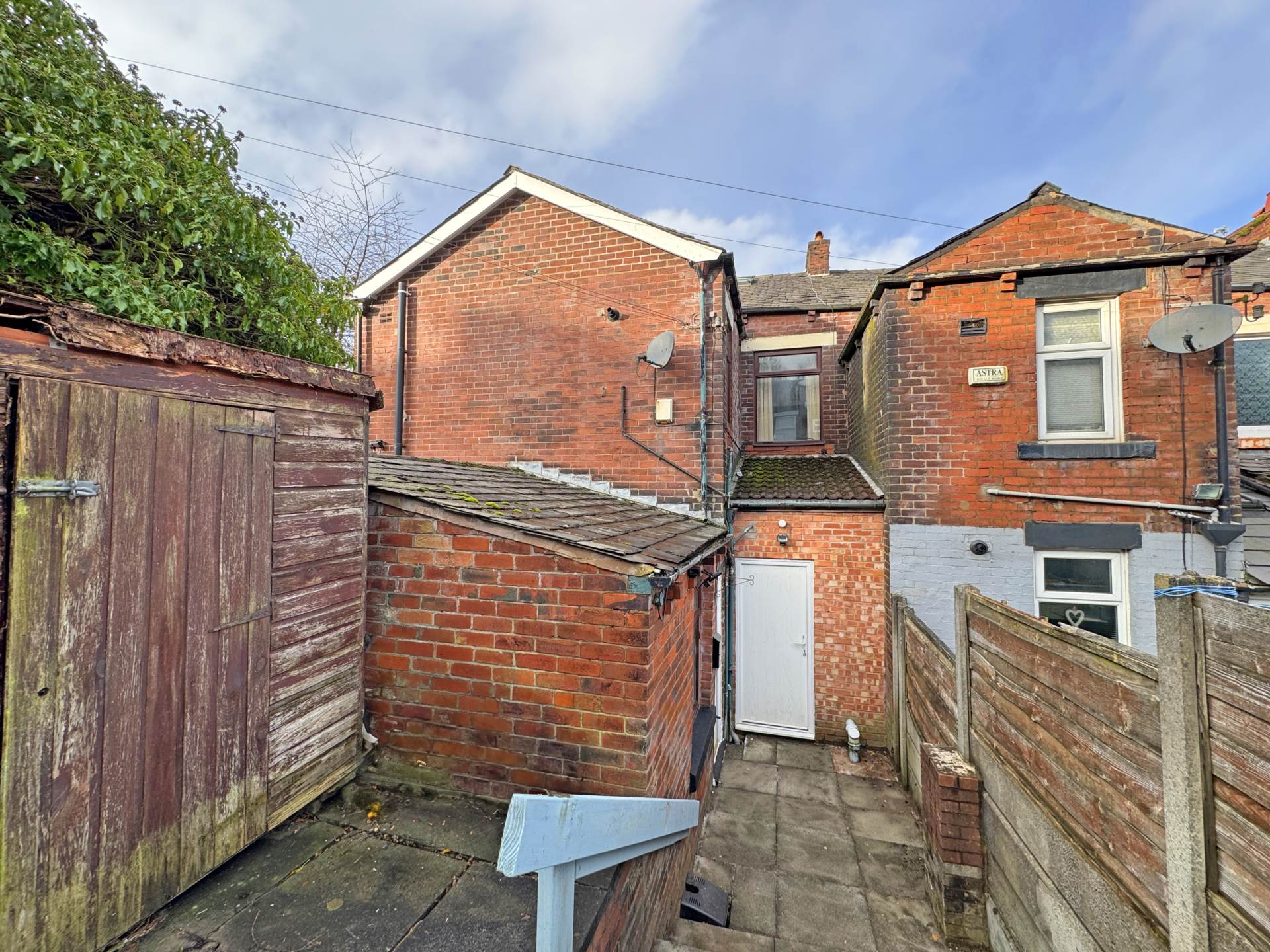 Oldham Road, Royton, Image 12