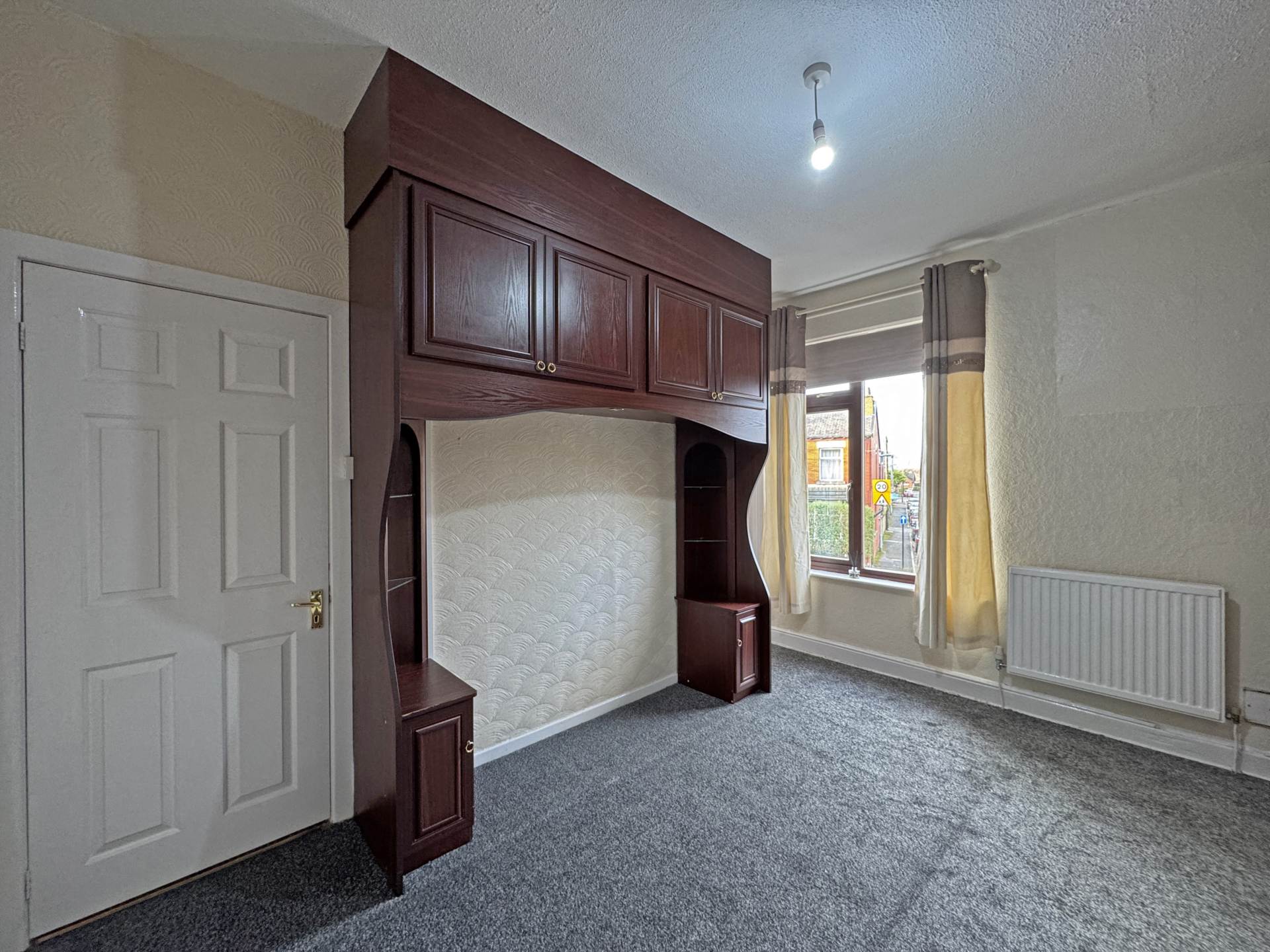 Oldham Road, Royton, Image 5