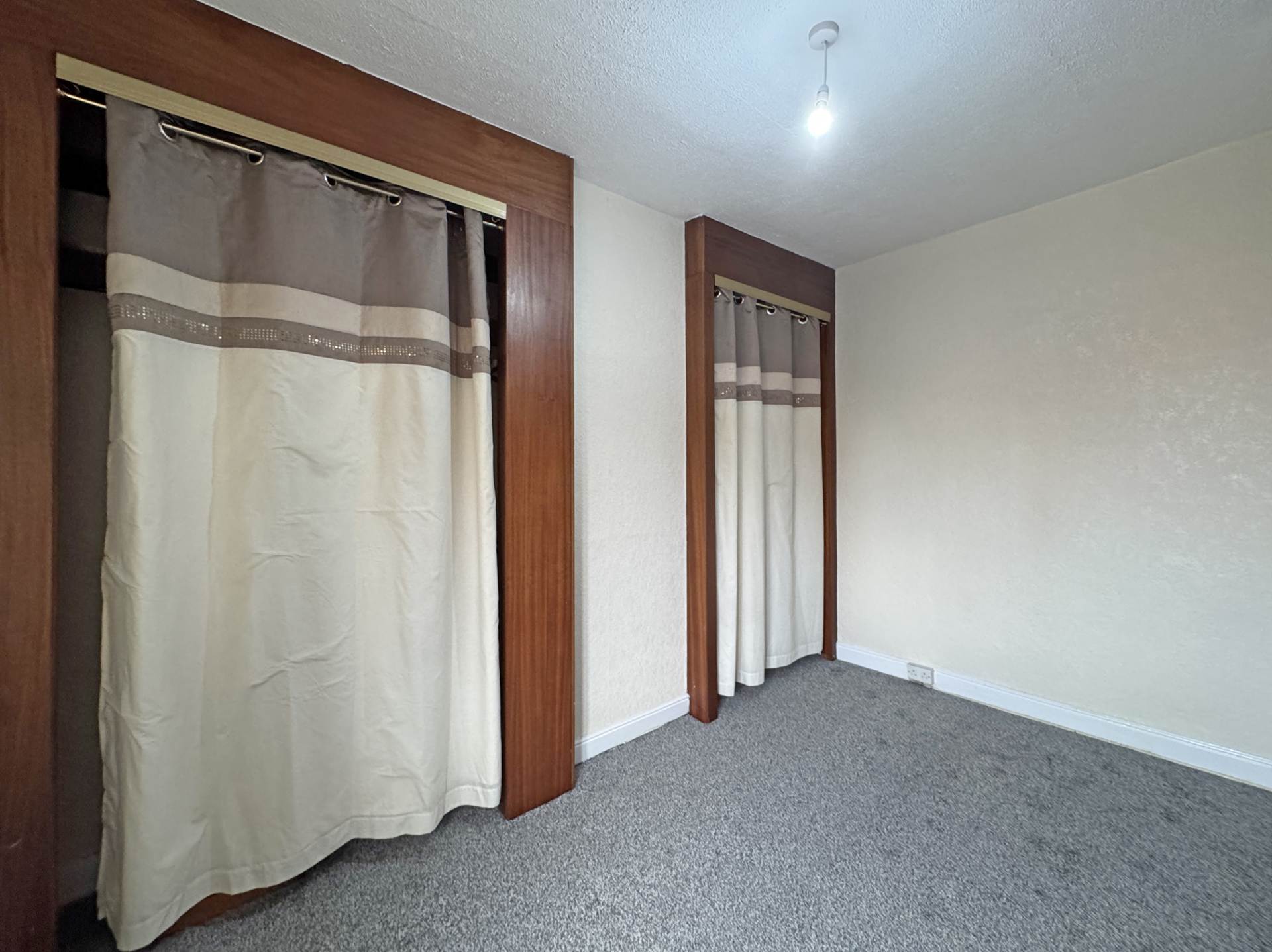 Oldham Road, Royton, Image 6