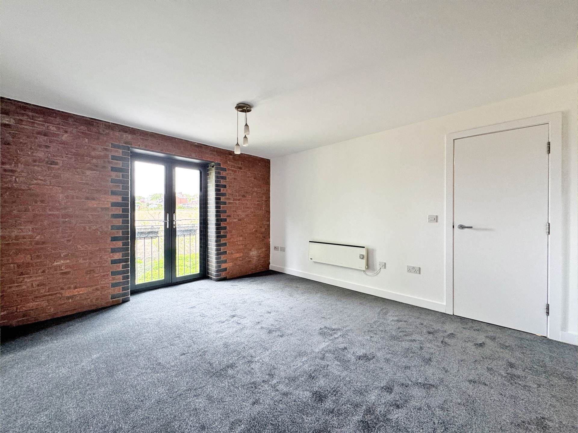 25 Commercial Street, Hyde, Image 2